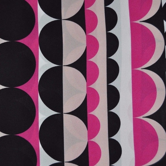 103 VINCE CAMUTO Retro Dot Hi-Lo Hem Top - Picture 7 of 8